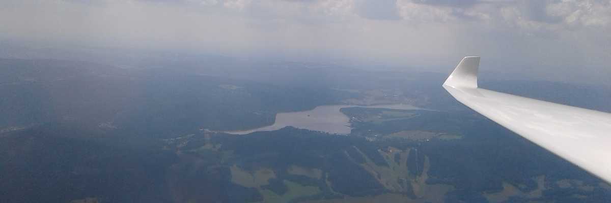 Flugwegposition um 12:31:18: Aufgenommen in der Nähe von Okres Český Krumlov, Tschechien in 1833 Meter
